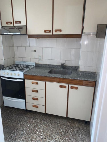 Imagen 4 de 9 de Departamento De 3 Ambientes En C.a.b.a.