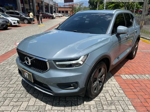 Volvo XC40 Momentum T4 2.0T At 4x2