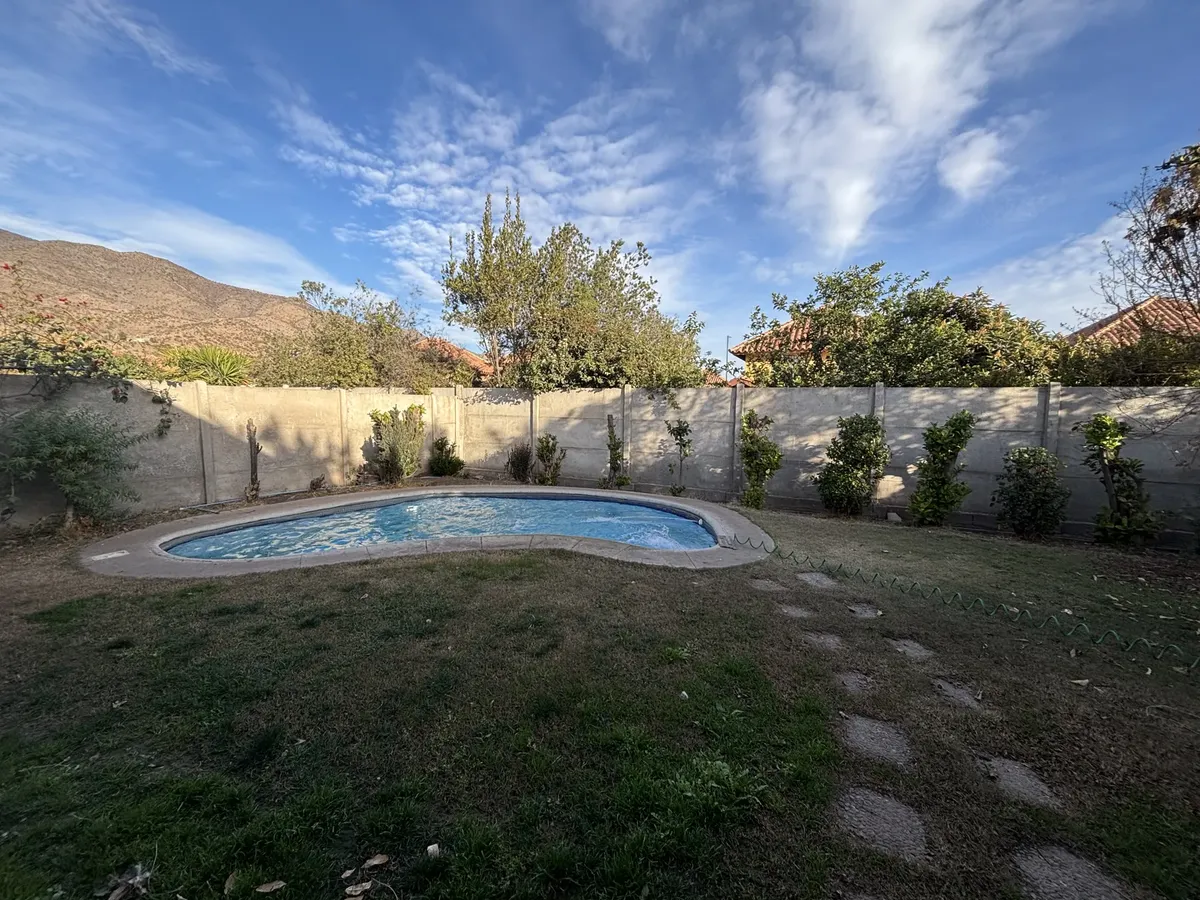 Imagen 2 de 27 de Ayres De Chicureo 4 Dormitorios, Piscina, Quincho Equipada.