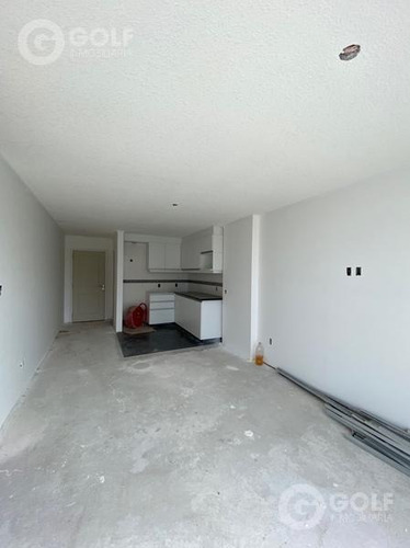 Vendo Apartamento De 2 Dormitorios Con Terraza Al Frente, A Estrenar, Garaje Opcional, Pocitos