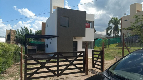 Hermoso Duplex En Villa Allende - 2 Dormitorios - Cochera Y Terreno Amplio - Barrio Español