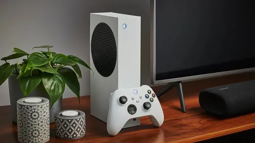 Console Xbox Series S branco com controle
