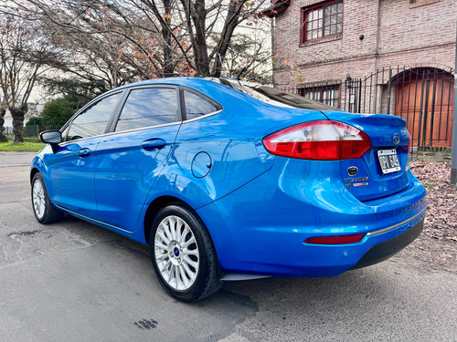 Ford Fiesta Kinetic 1.6 Sedan Titanium Powershift 120cv