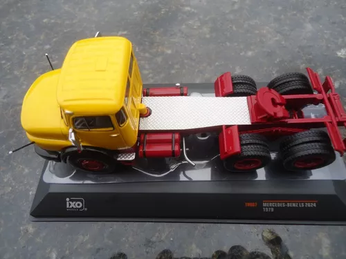 Brinquedos Raros - Cavalo Mecânico Mercedes Benz com carreta