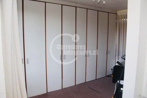 Casa En Venta De 5 Dorm. En Las Condes