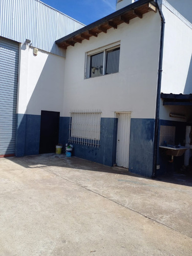 Imagen 6 de 8 de Vendo Excelente Galpon Con Departamento Interno En Zarate