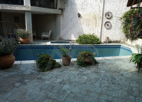 Se Vende A Precio De Oportunidad Casa Para Grandes Familia En La Parte Alta De La Florida
