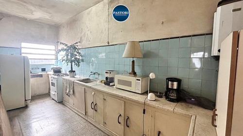 Venta En Block De Vivienda + Local En San Isidro