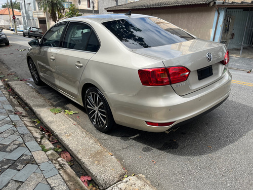 Volkswagen Jetta 2.0 Tsi Highline 4p 211 hp
