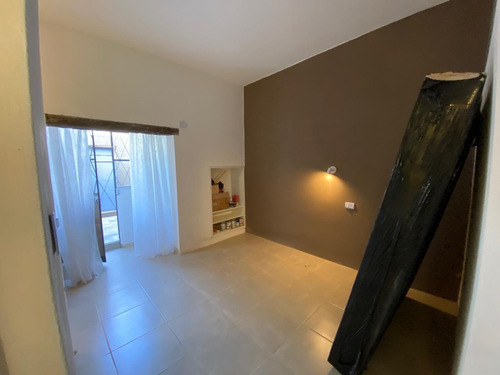 Casa En Córdoba · 3 Departamentos · Cerca De La Utn · Cochera · Pileta · Amoblado · Reciclado · Excelente Inversión