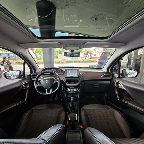 Peugeot 2008 1.6 Feline