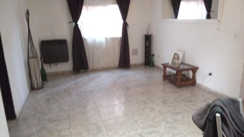 Casa En Venta - 5 Dormitorios 3 Baños - Cocheras - 500mts2 - Longchamps