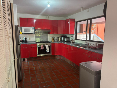 Casa Sola De Dos Niveles En Venta, En Privada Con Vigilancia En Lomas Tetela, Cuernavaca Morelos