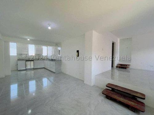 Apartamento En Alquiler En Zona Céntrica Cerca De La Clínica Lugo En Los Caobos 24-21286 Holder