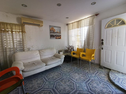 Casa En Venta Para Remodelar Urb Tiuna Maracay 25-14056 Apd