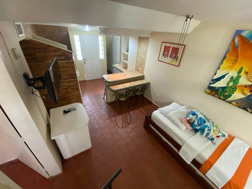Se Vende Posada En El Sector El Tuque Con Comodas Cabañas 100% Equipado, Caney, Piscina, Bellos Jardines, A 5 Minutos Del Pueblo De Tucacas