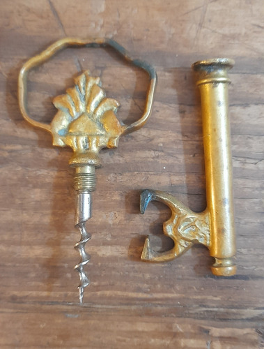 Antiguo Sacacorcho Destapador De Botellas Llave De Bronce