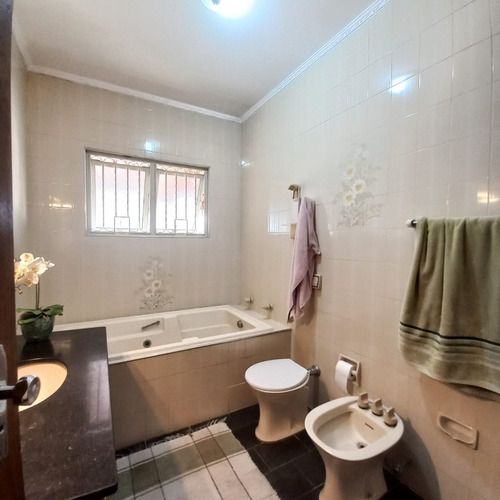 Excelente Casa, Com Grande Área De Lazer