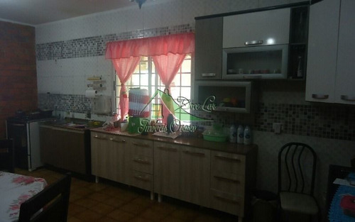 Linda Chácara Completa Com Mais De 2.000 M² Em Araçariguama/sp.
