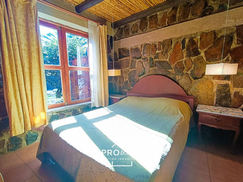 Turístico En Venta Los Molles, La Ligua, 5 Cabañas Y Más.