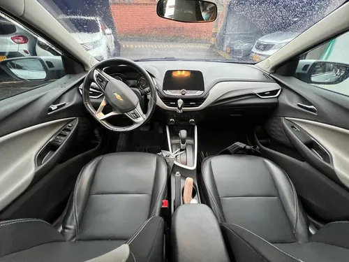 Chevrolet Onix 1.0T Premier Hatch At