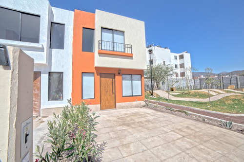 Casa En Venta Punta Mixe, León, Gto Modelo Erandi