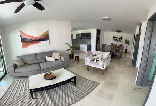 Casa Con Alberca Y Jardín En Fraccionamiento Con Seguridad