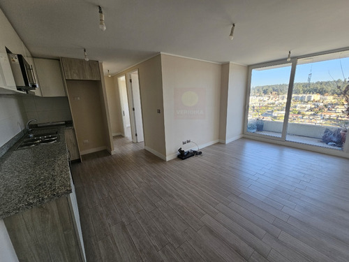 Arriendo Depto. Con Una Hermosa Vista Al Oriente