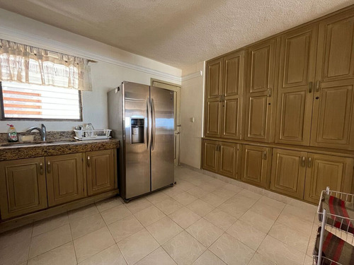 Casa Frente Al Mar En Venta En Merida F-215, 4 Rec. En Chicxulub $12,000,000