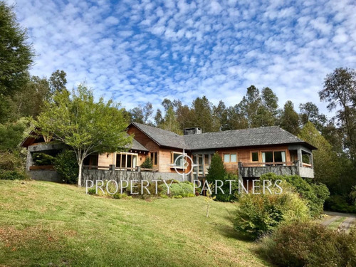 Increíbles Casas En Pucón Con Vista Al Lago Villar...