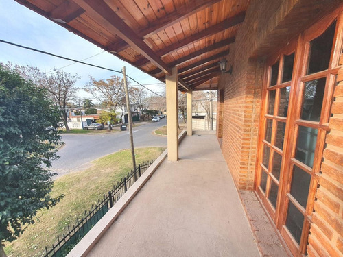 Imagen 12 de 16 de Casa Venta - 4 Dormitorios - Granadero Baigorria