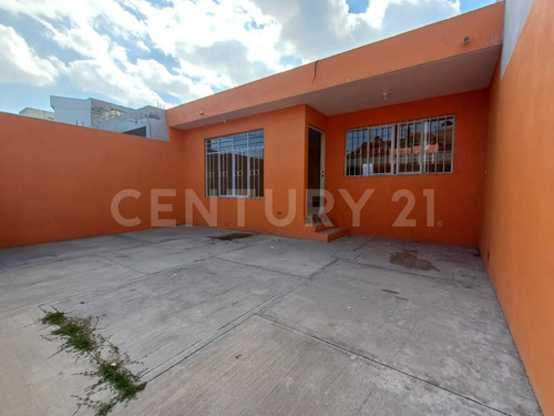 Casa En Renta En Lomas De San Juan, San Juan Del Río, Querétaro.