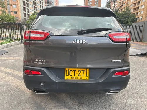 Jeep Cherokee 3.2 Longitude Plus