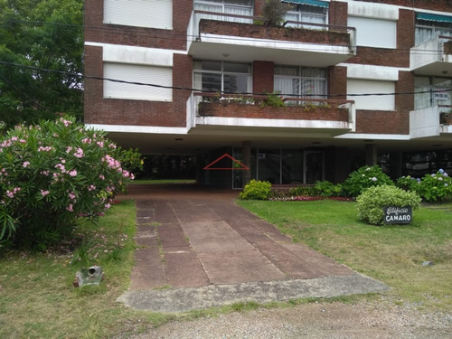 Buena Ubicación A Pasos De Playa Brava Y Mansa . - Ref: 5138