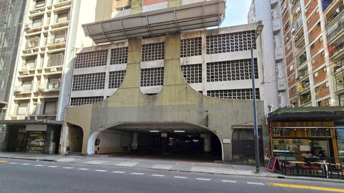 Cochera Fija Cubierta En Marcelo T. De Alvear Al 1200 - 15 M2 Vigilancia Las 24 Horas