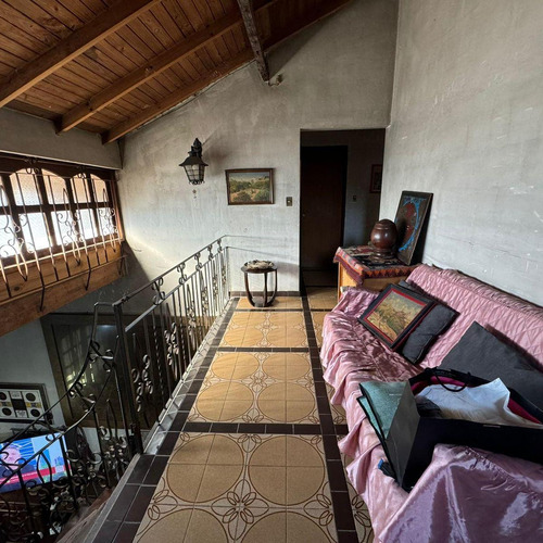 Chalet Con Local Comercial
