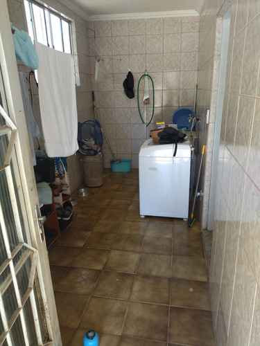 Casa 3 Cômodos+2 Casas + Garagem