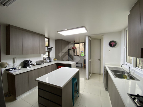 Casa En Venta De 3 Dorm. En Chamisero Colina