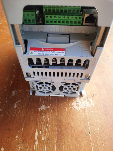Inversor Power Flex 40 22d-d010n104 5cv 380 480v - Semi Novo (Usado)
