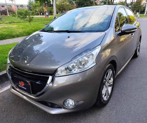 Peugeot 208 2014 1.6 Allure