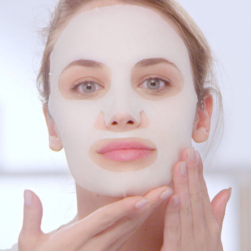 Imagen 5 de 9 de Mascarilla En Tela Garnier Skin Active Granada Hidra Bomb