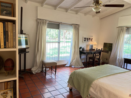 Encantadora Casa Quinta A La Venta En El Prestigioso Barrio La Araucaria| Lobos