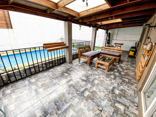 Encantadora Casa Con Piscina (73545)