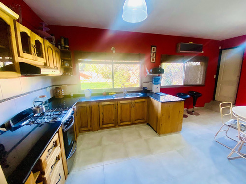 Venta Casa 6 Ambientes Cochera Longchamps