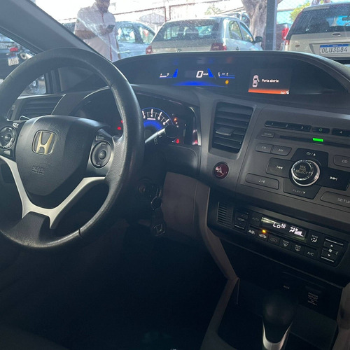 Imagem 10 de 15 de Honda Civic 1.8 Lxl 16v Flex 4p Automático