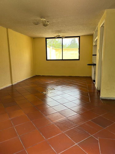 Imagen 3 de 19 de Casa De 3 Dorm. De Arriendo Alquiler Dentro De Conjunto En El Valle De Los Chillos
