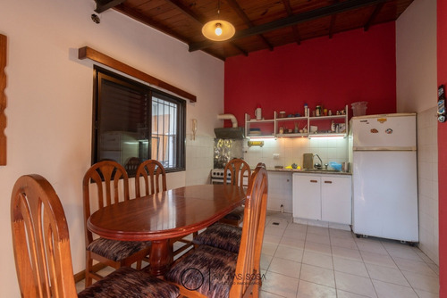 Chalet 5 Ambientes Con Gran Parque