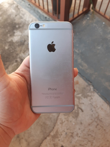 Imagem 1 de 4 de Vendo iPhone 6!