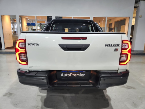 Imagen 6 de 23 de Toyota Hilux 4x4 Dc Gr-s Iii 2.8 Tdi At