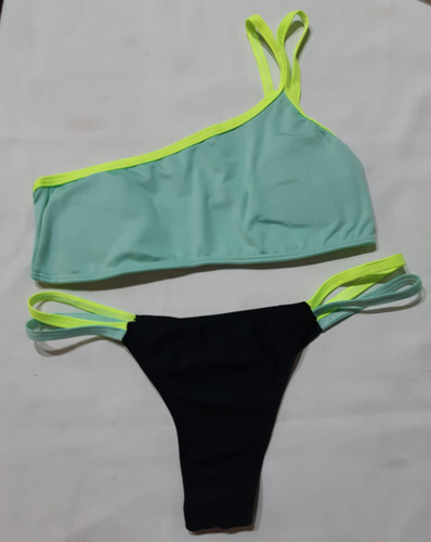 Bikini Top Un Solo Hombro Con Less